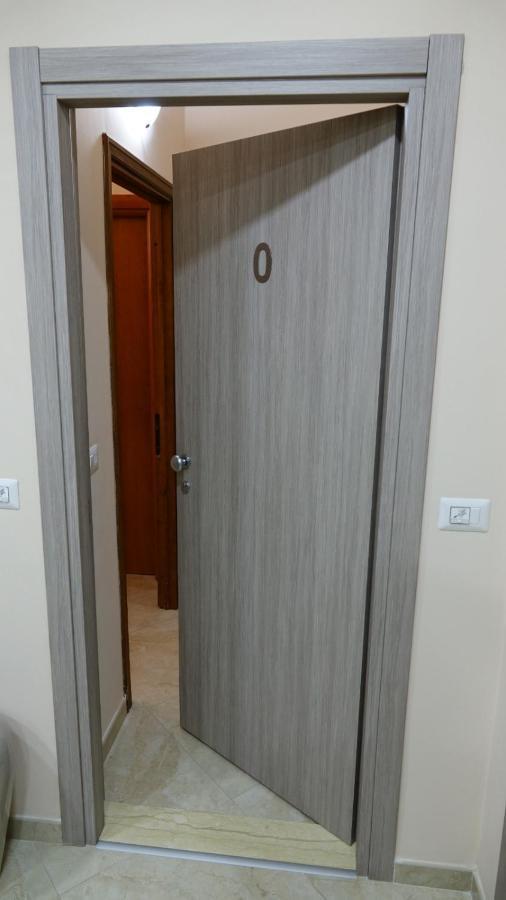 Cairoli Exclusive Rooms & Suite Бриндизи Экстерьер фото