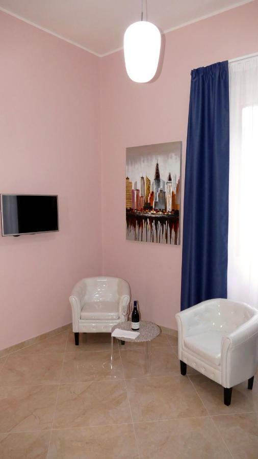 Cairoli Exclusive Rooms & Suite Бриндизи Экстерьер фото