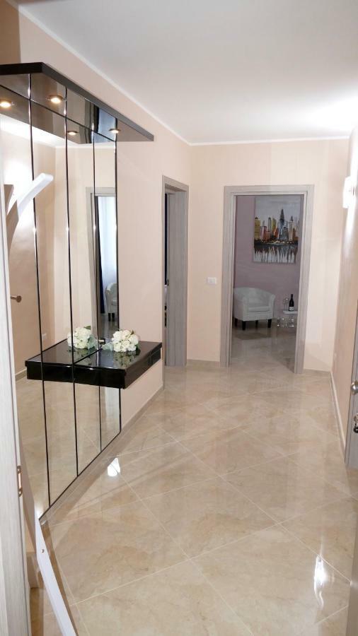 Cairoli Exclusive Rooms & Suite Бриндизи Экстерьер фото