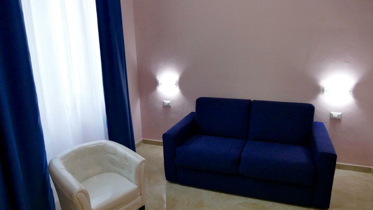 Cairoli Exclusive Rooms & Suite Бриндизи Экстерьер фото
