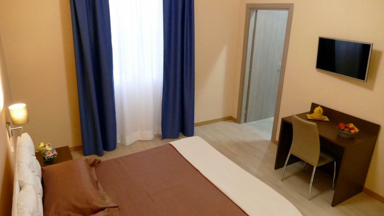 Cairoli Exclusive Rooms & Suite Бриндизи Экстерьер фото