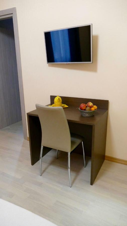 Cairoli Exclusive Rooms & Suite Бриндизи Экстерьер фото