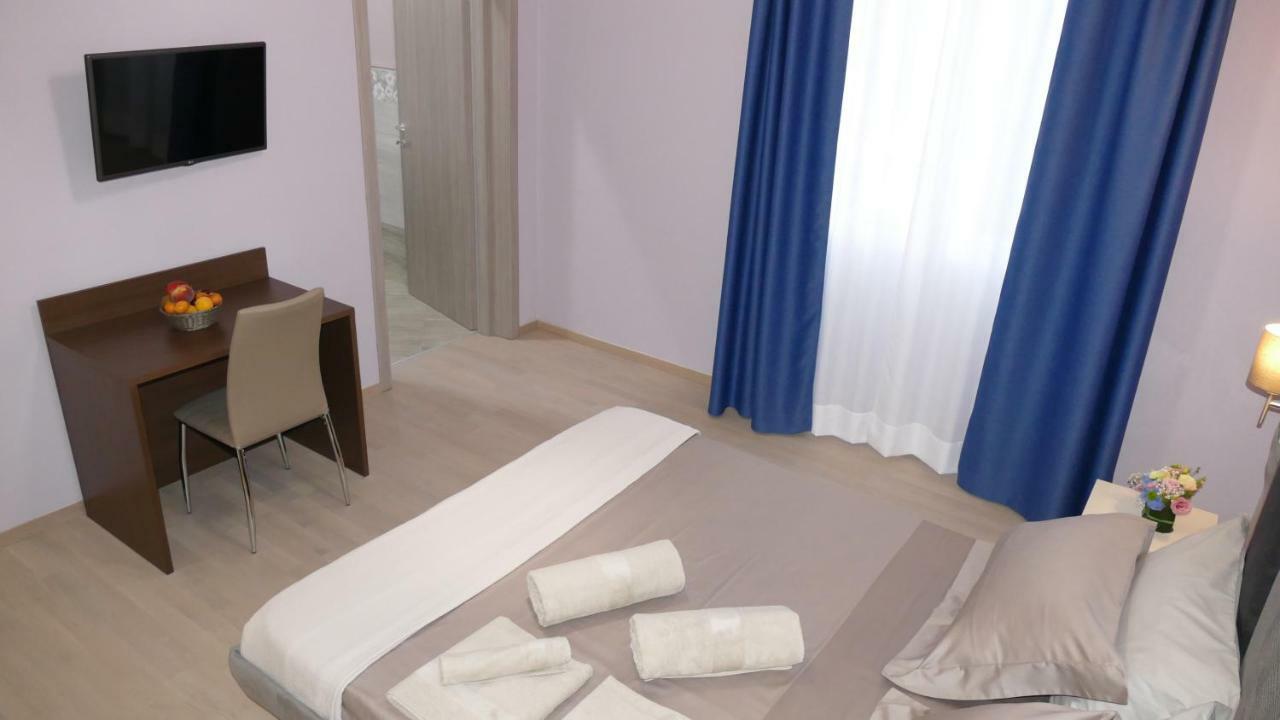 Cairoli Exclusive Rooms & Suite Бриндизи Экстерьер фото